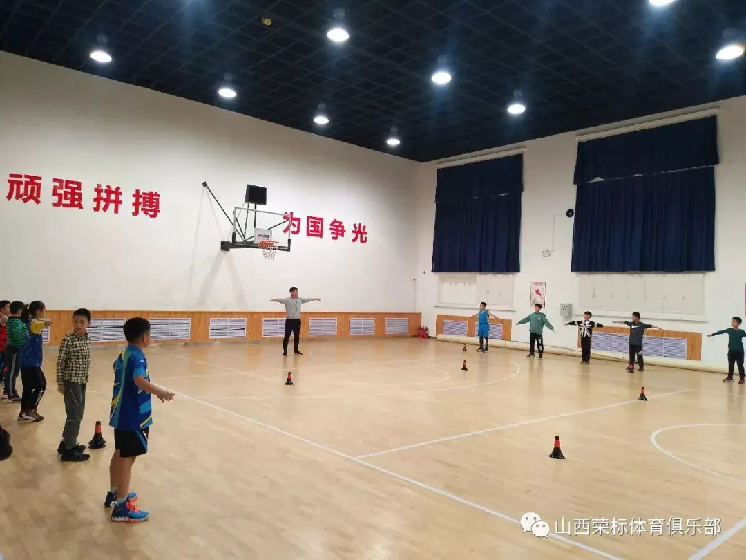 女性篮球运动员如何处理比赛中的压力?_1